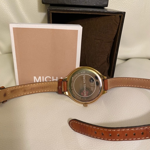 Michael Kors 💯 Authentic - Picture 3 of 13